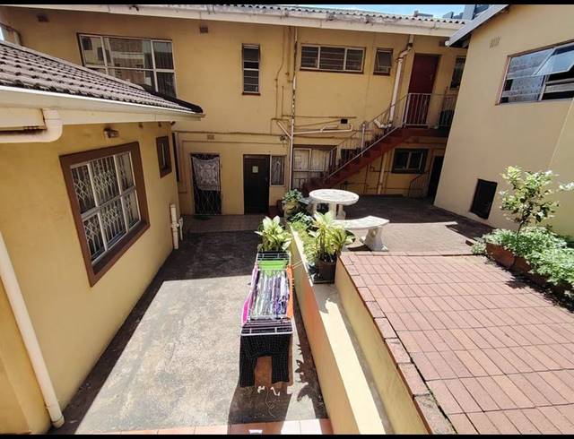 11 BEDROOM HOUSE FOR SALE IN SYDENHAM